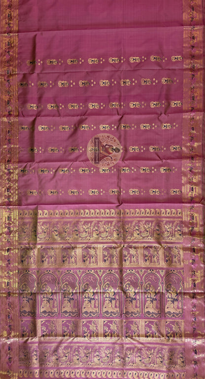 Shop Wedding Swarnachari Saree – Pallu flow during walk