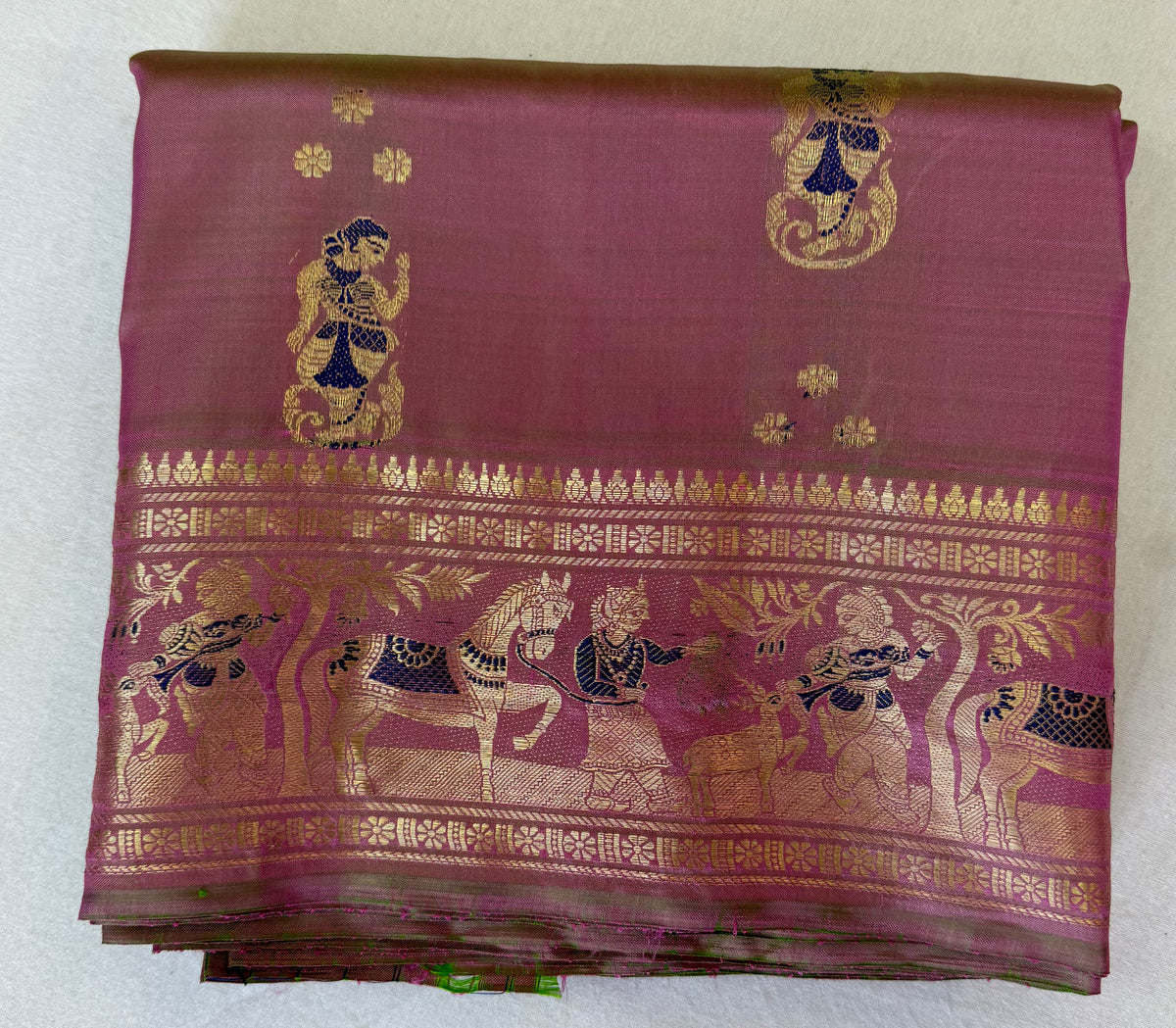 Buy Swarnachari Saree online – Front view of regal handloom design