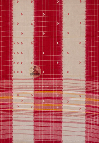 Border detail of modern pure cotton handloom saree sold without blouse piece, versatile for pairing with a contemporary cut blouse or traditional silk