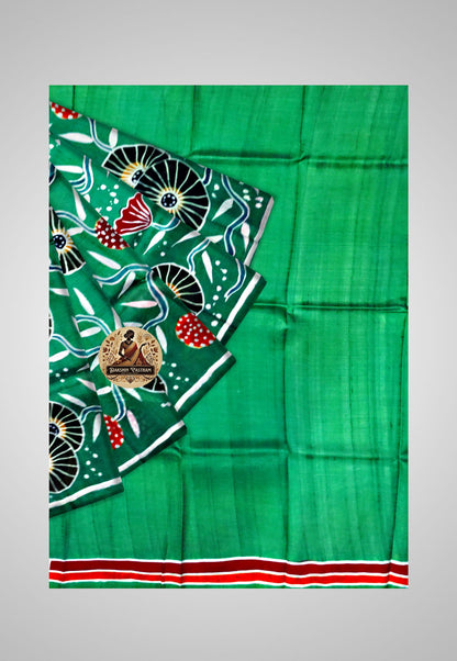 Explore Handloom Silk Saree – Detailed view of fabric and craftsmanship