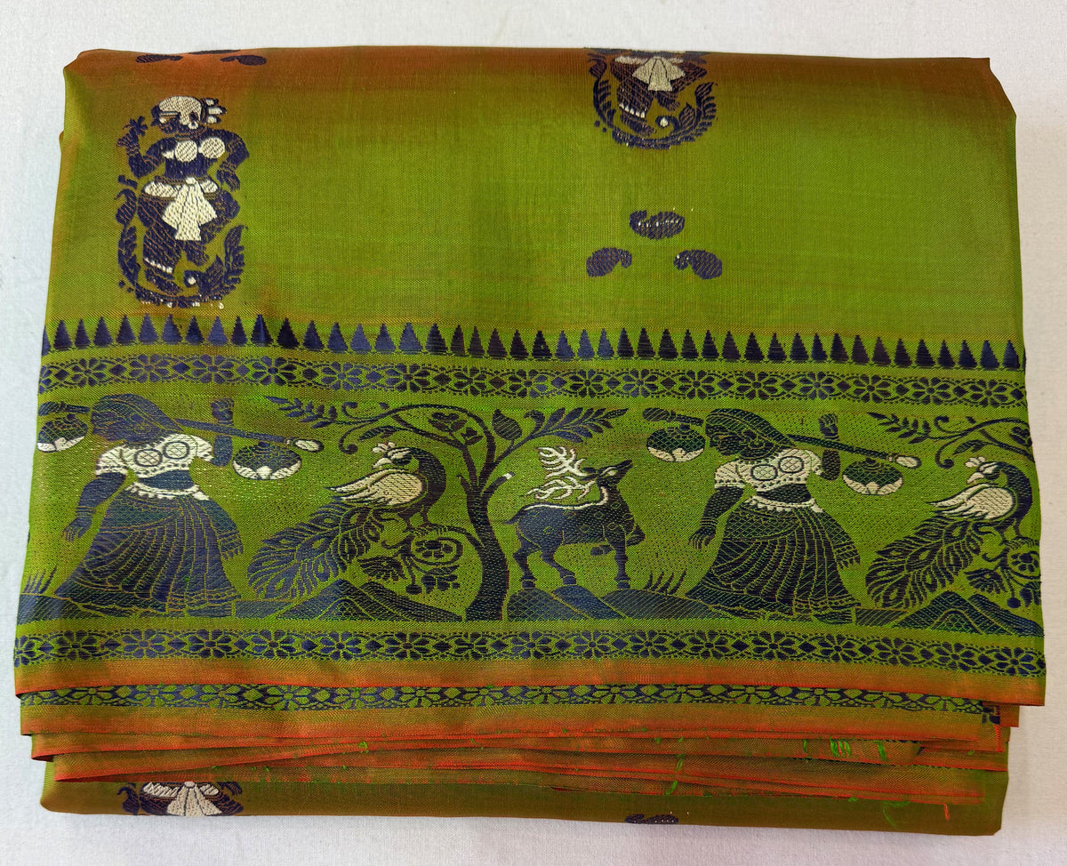 Shop Traditional Indian Saree – Rich pleats and mulberry silk luster