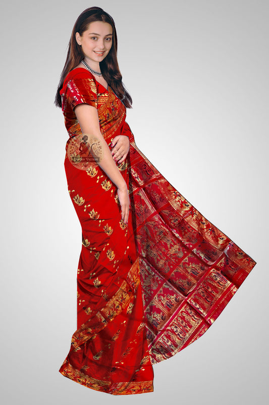 Shop Handloom Swarnachari Saree – Side view showing zari and pleats