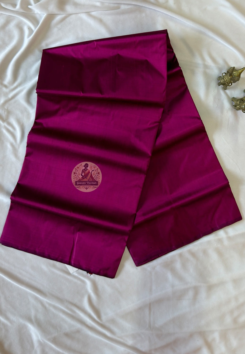 Handwoven Bishnupur silk weave close-up – small-batch fair trade handloom from Bengal, shipped to Stroud and York
