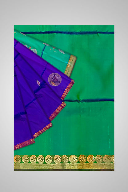 Shop Handloom Pure Silk Saree – Close-up detailing view