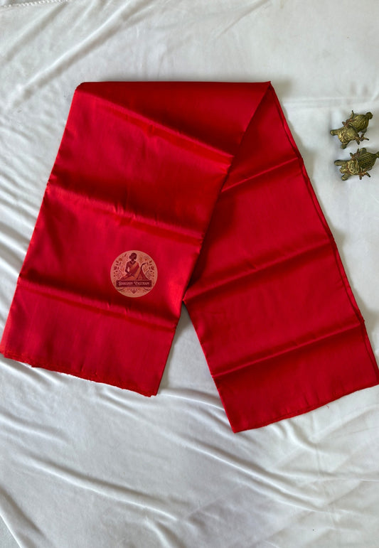 Macro detail of Bishnupur pit loom silk weave – Bankura district artisan craft, shipped to Edinburgh and Cambridge