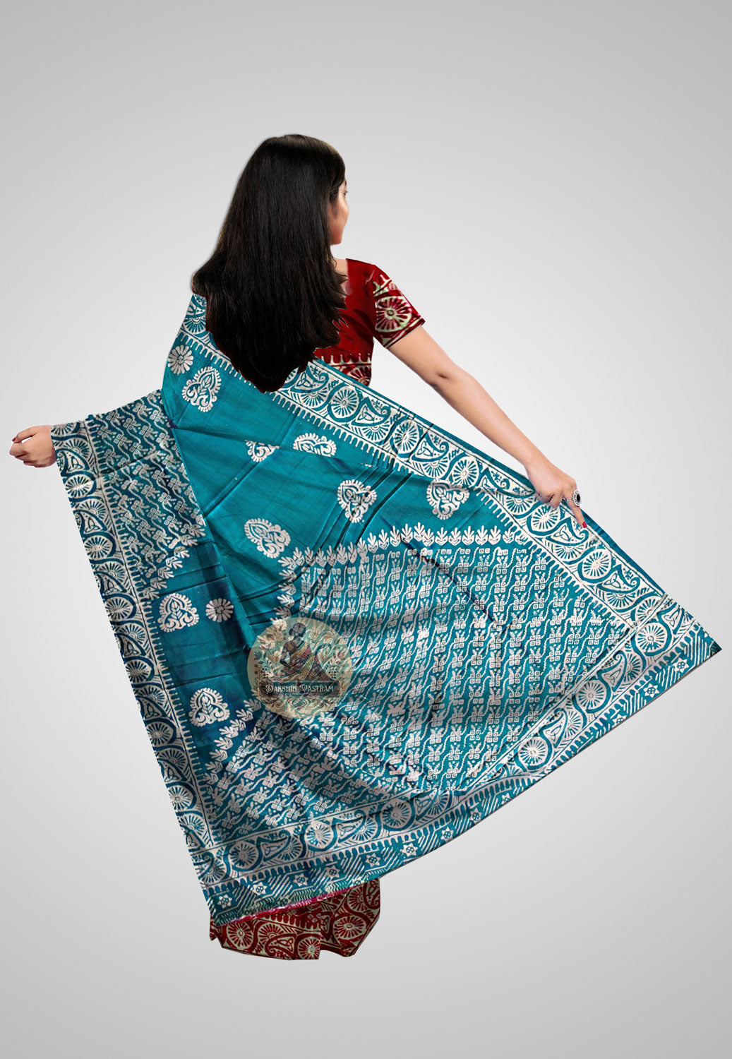 Rear image of Silk Saree – Pallu artwork and drape flow