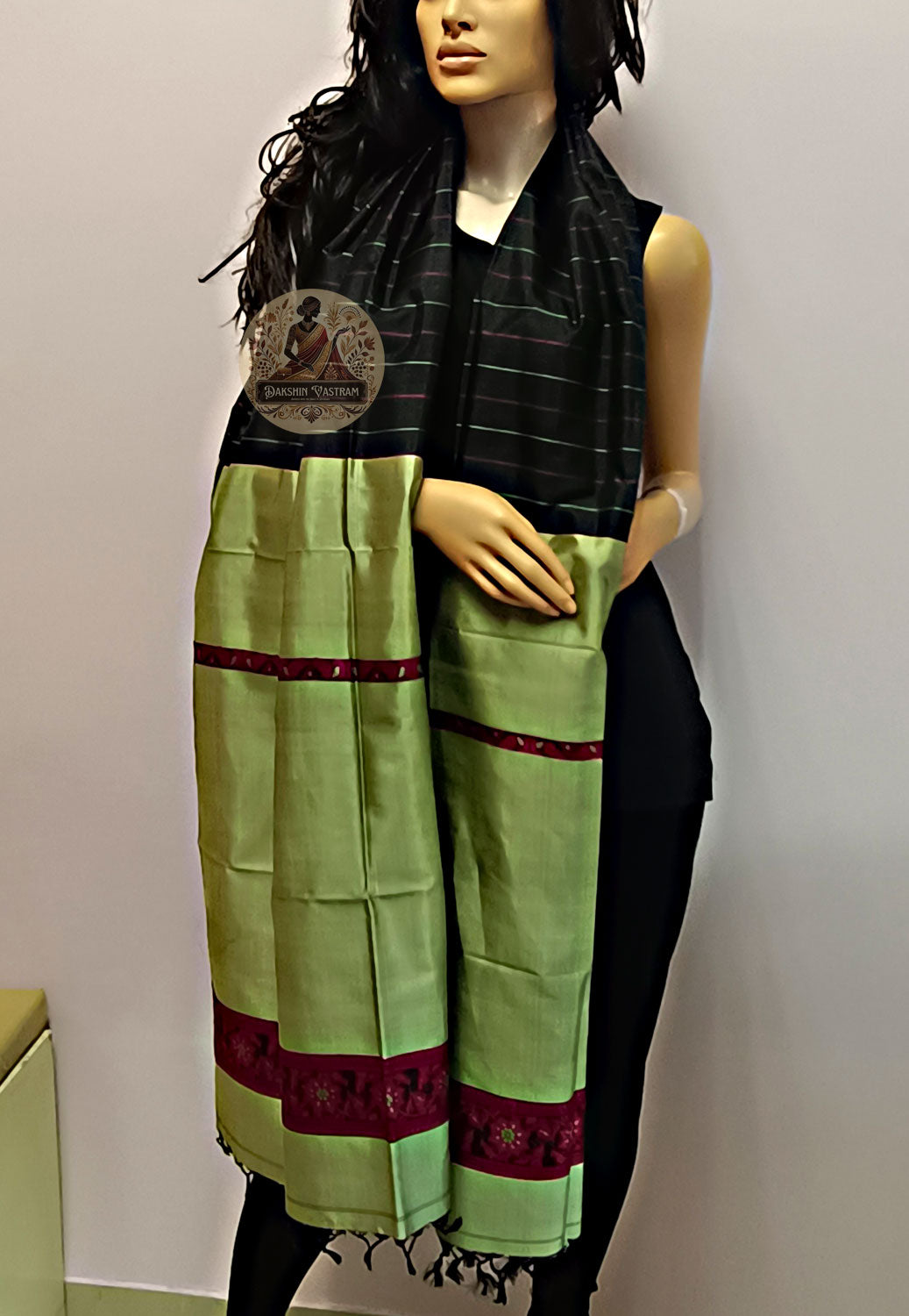 Shop Indian Stoles Online – Artistic weave close-up