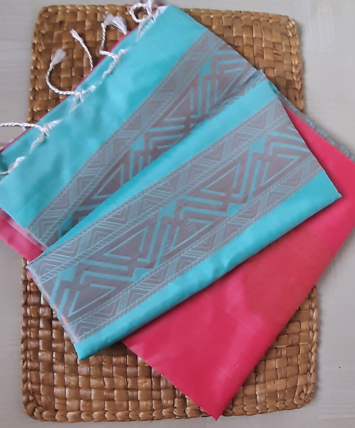 Buy South Indian Saree online – Soft Semi Silk Saree side view